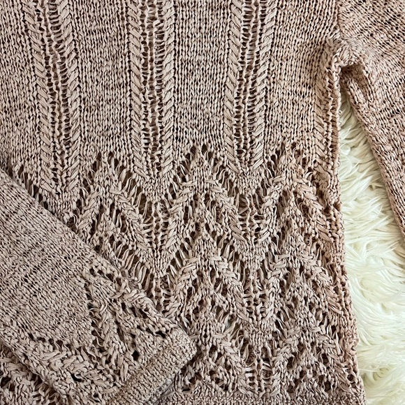 BCBG Maxazria Pink sweater with a boho touch - Picture 5 of 5